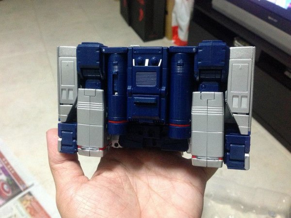 MP 13 Masterpiece Soundwave With Laserbeak Up Close And Personal Image Gallery  (41 of 54)